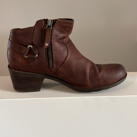 TEVA-BROWN LEATHER ANKLE BOOTS - Picture 6 of 14